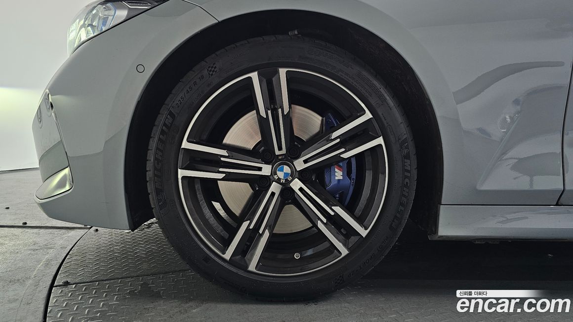 BMW 3-Series 320i M Sport, 2023