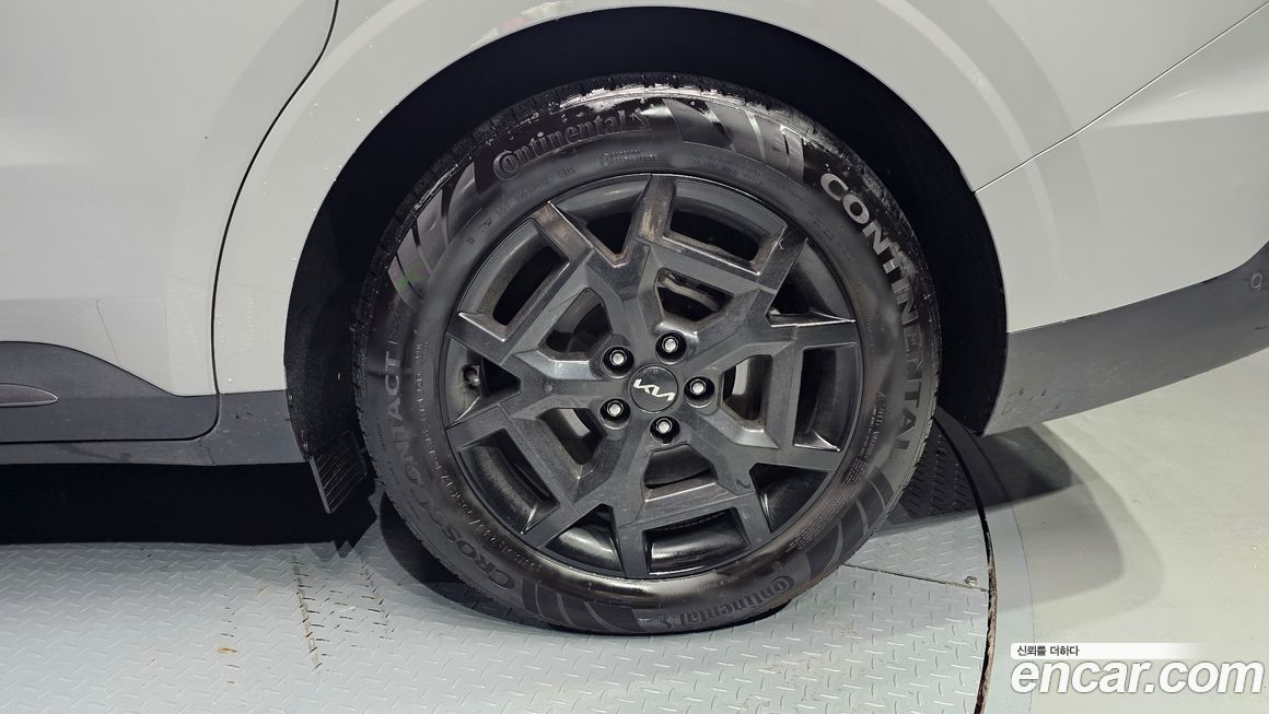 Kia Carnival 7-Seater Gravity, 2025