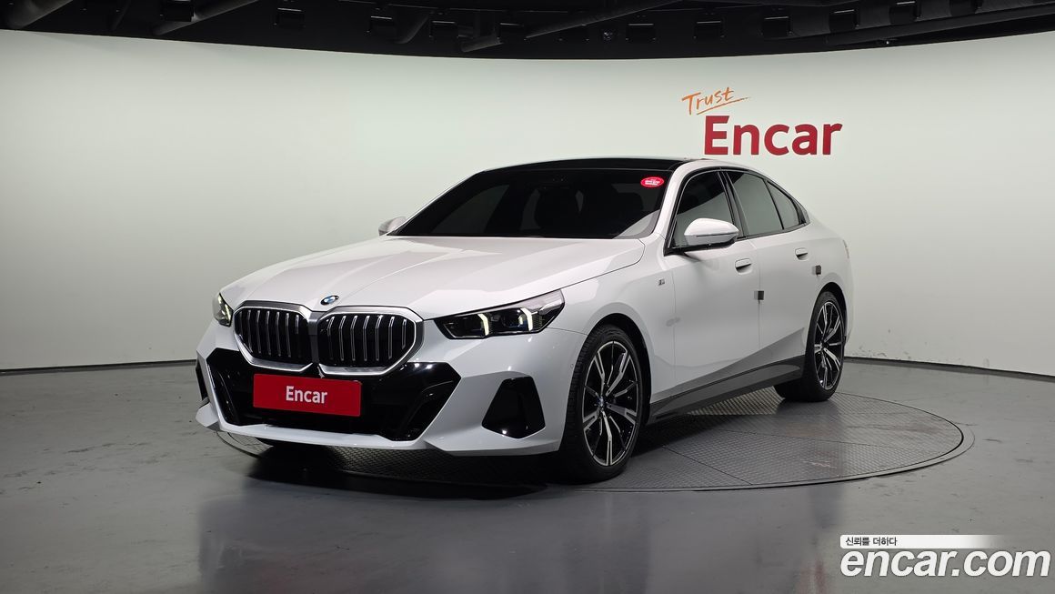 BMW 5-Series 530i xDrive M Sport, 2024