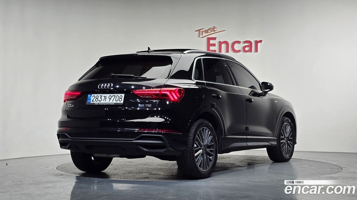 Audi Q3 35 TDI Premium, 2022