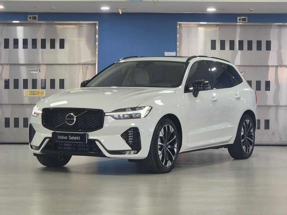 Volvo XC60 B5 Ultra Dark, 2026