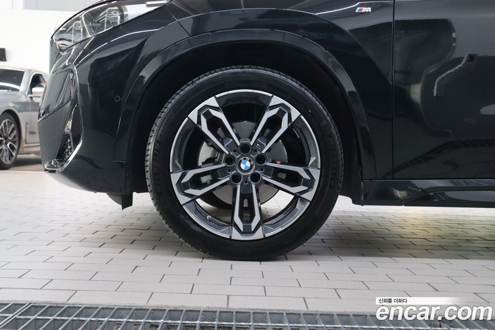 BMW X1 xDrive 20i M Sport, 2025