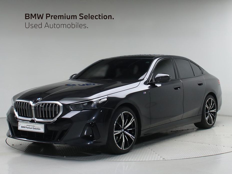 BMW 5-Series 530i xDrive M Sport, 2024