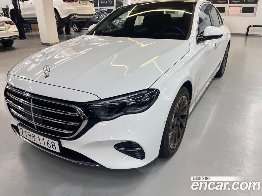 Mercedes-Benz E-Class E300 4MATIC Exclusive, 2025
