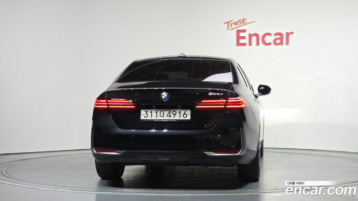 BMW 5-Series 523d, 2024