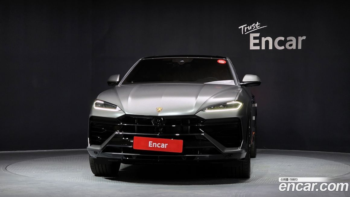 Lamborghini Urus 4.0 V8 SE, 2025