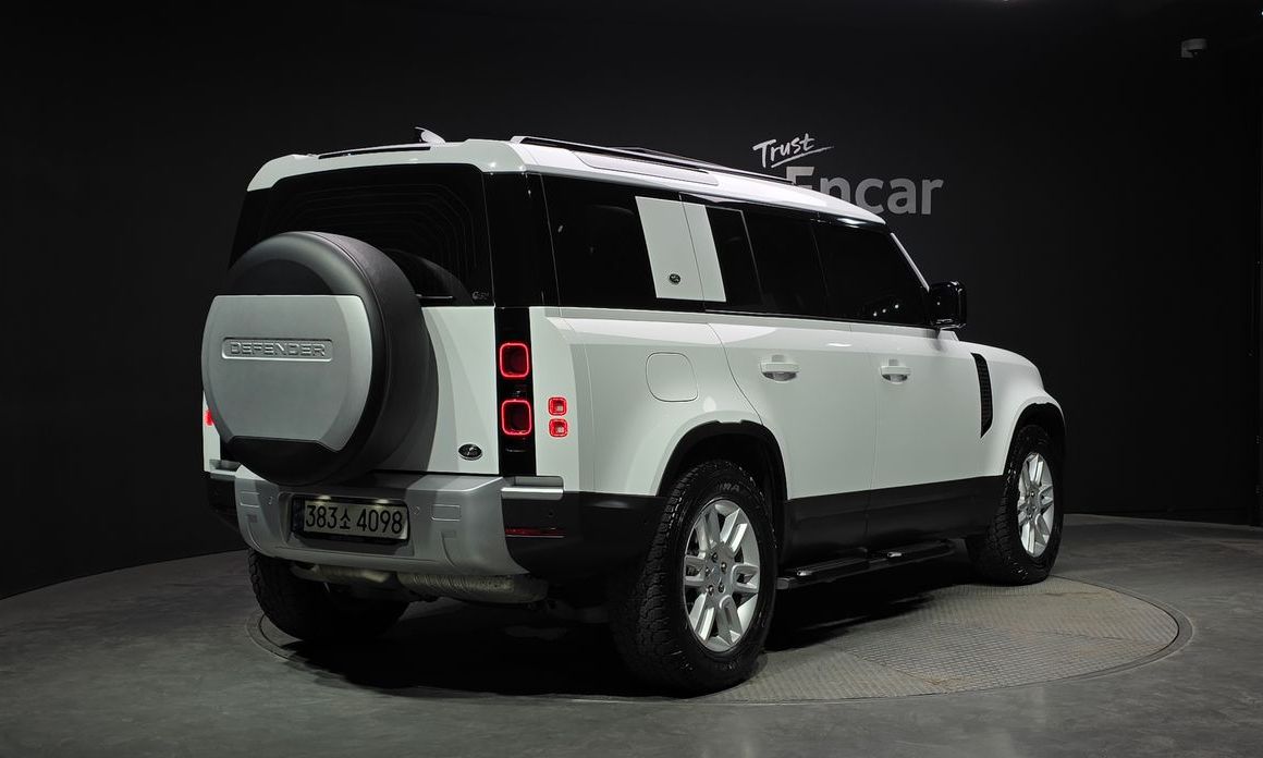 Land Rover Defender 110 D250 S, 2022