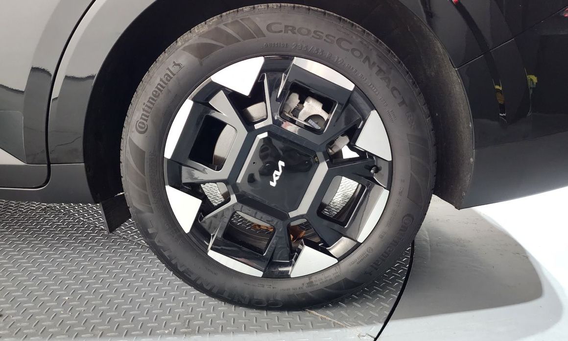 Kia Carnival 7-Seater Signature, 2024