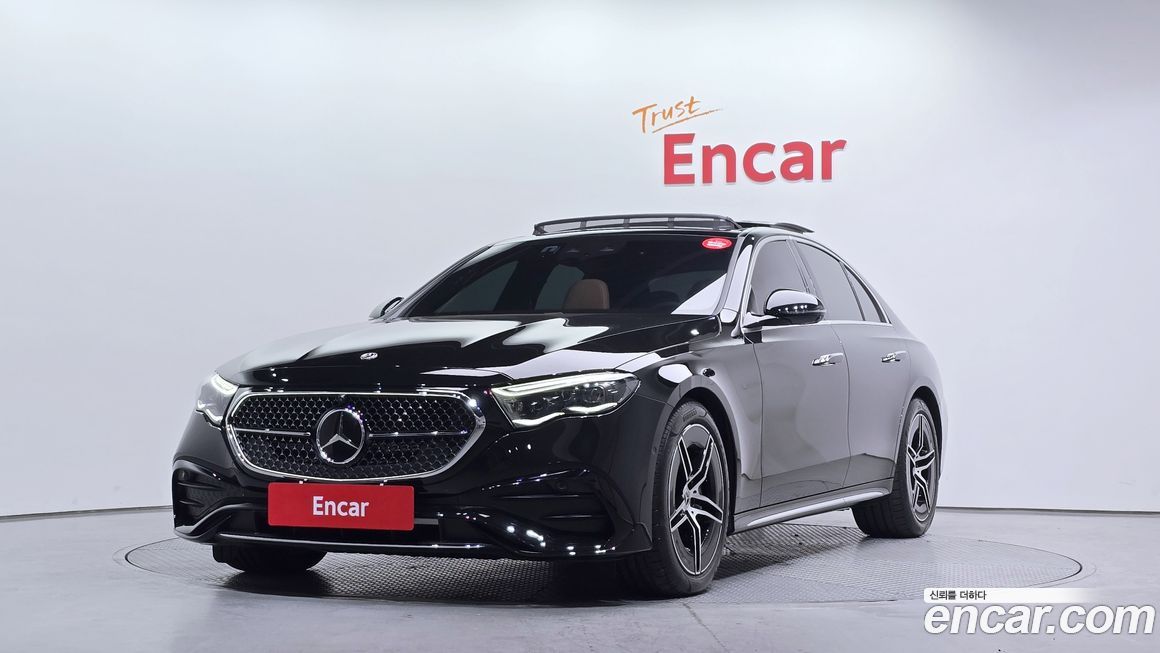 Mercedes-Benz E-Class E300 4MATIC AMG Line, 2024