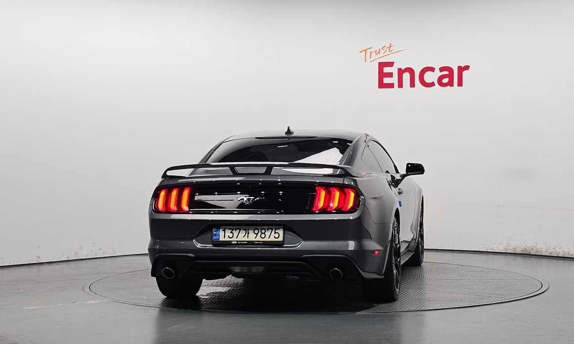 Ford Mustang Coupe, 2022