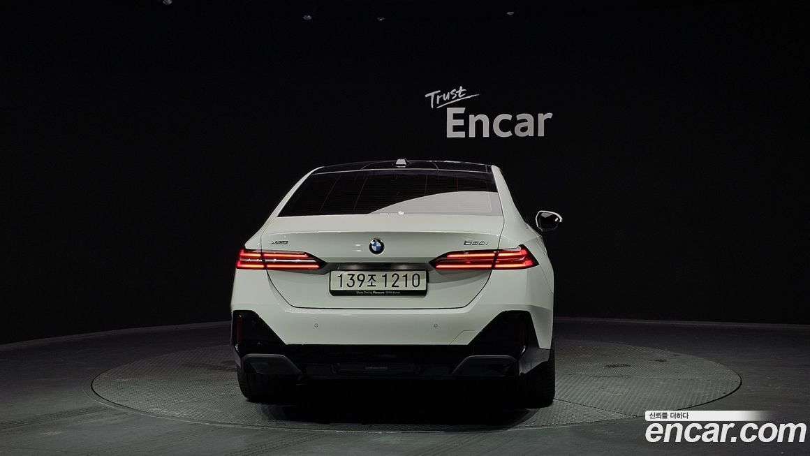 BMW 5-Series 530i xDrive M Sport, 2025