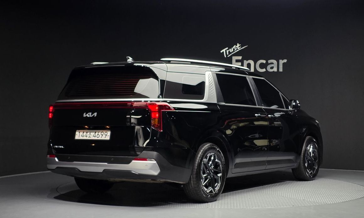 Kia Carnival 9-Seater Prestige, 2025