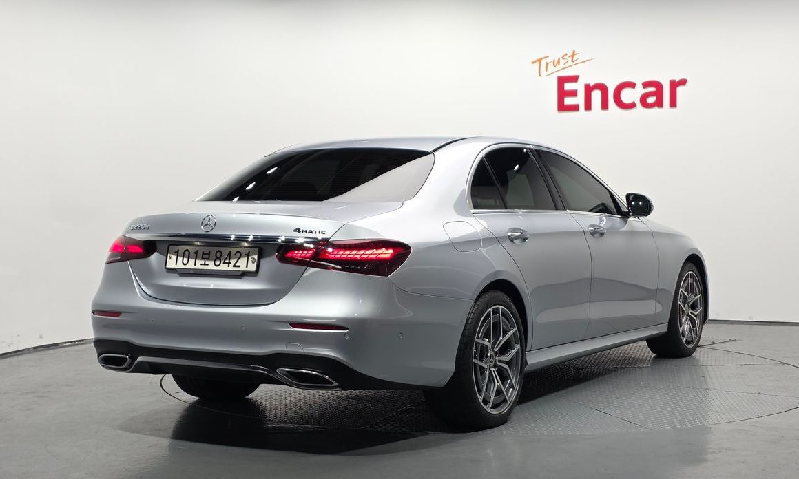 Mercedes-Benz E-Class E220d 4MATIC AMG Line, 2022