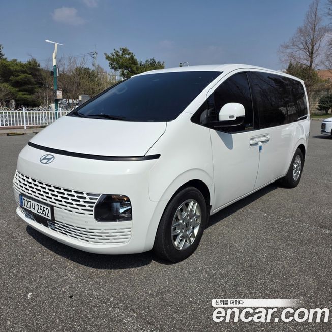 Hyundai Staria Tourer 11-Seater, 2025