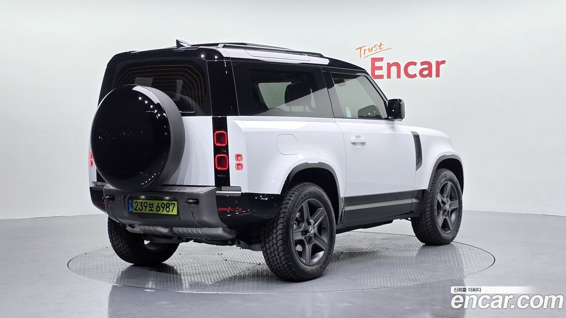 Land Rover Defender 90 D250 X-Dynamic SE, 2025