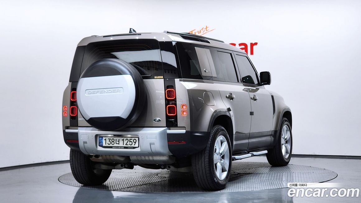 Land Rover Defender 110 D300 HSE, 2023
