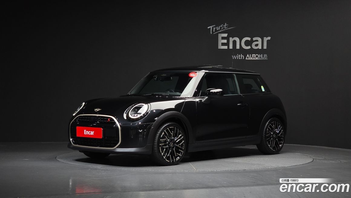 Mini Cooper Favoured, 2025