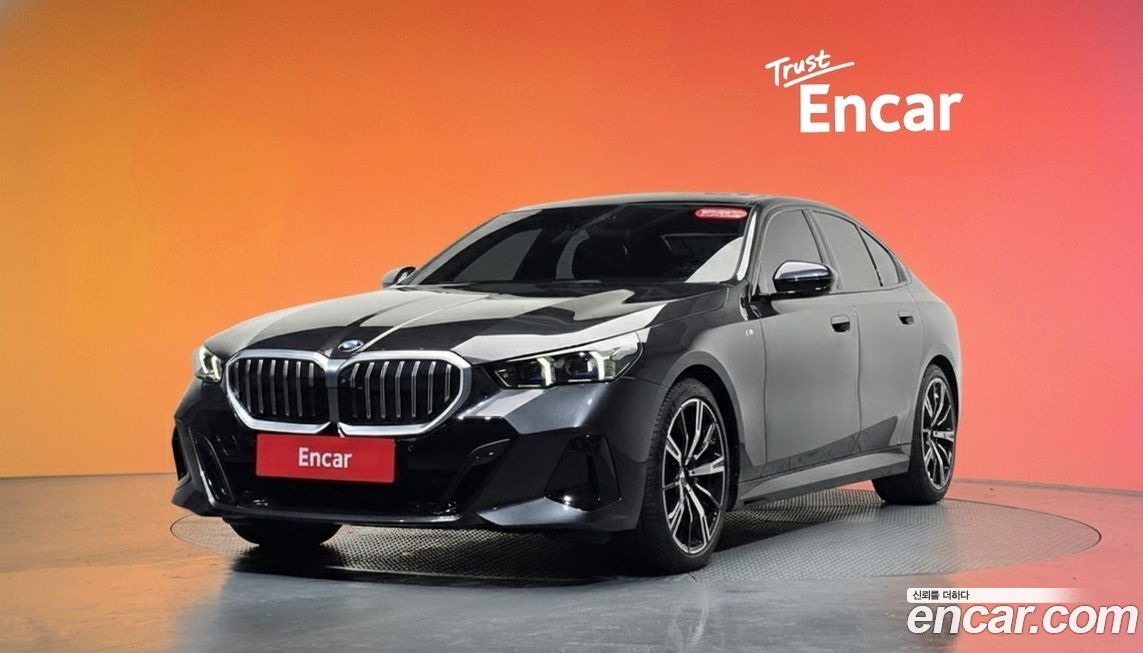 BMW 5-Series 530i xDrive, 2024