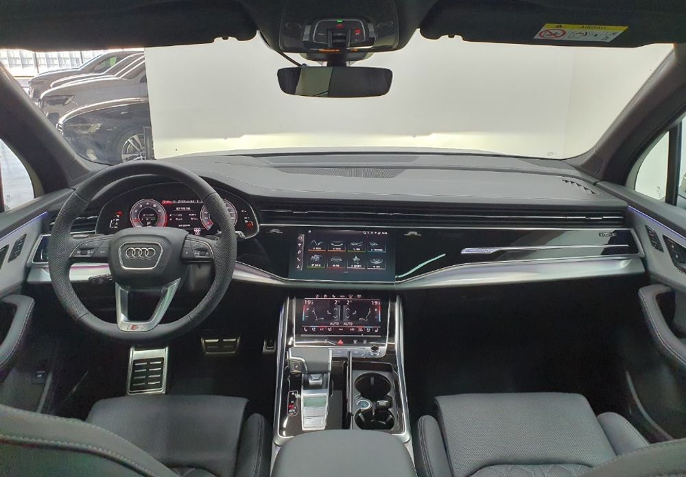 Audi Q7 55 TFSI Quattro Premium, 2025