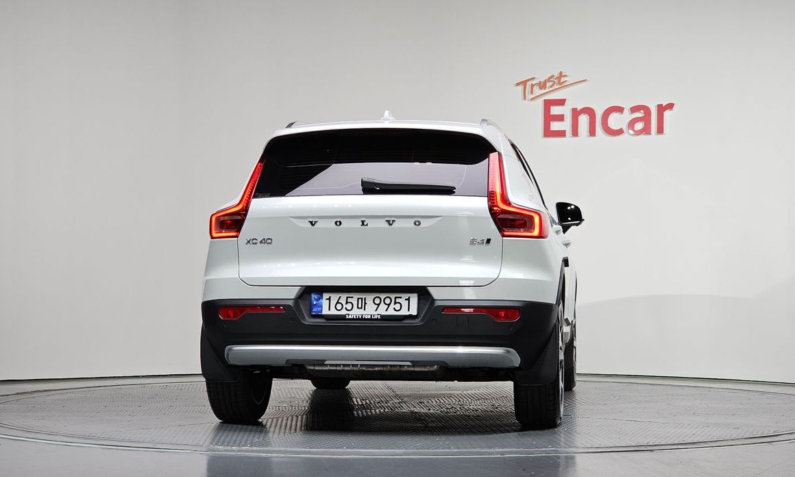 Volvo XC40 B4 Ultimate Bright, 2024