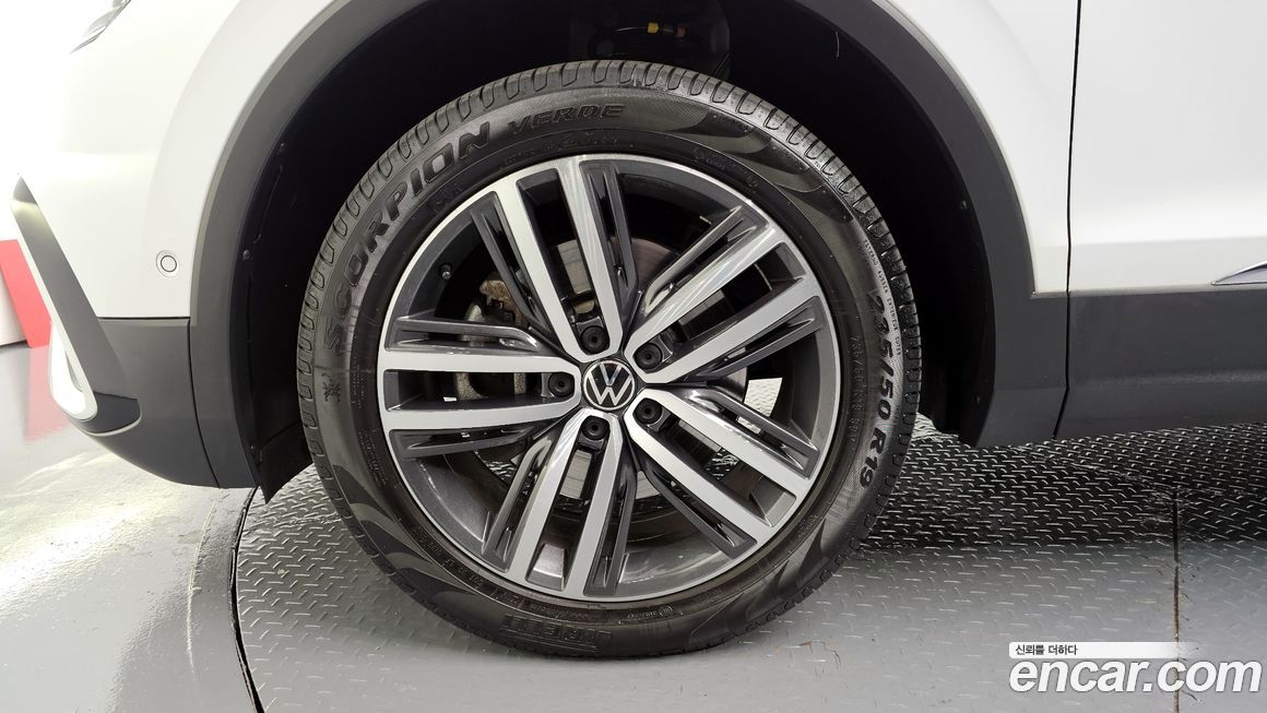 Volkswagen Tiguan 2.0 TSI Prestige, 2023