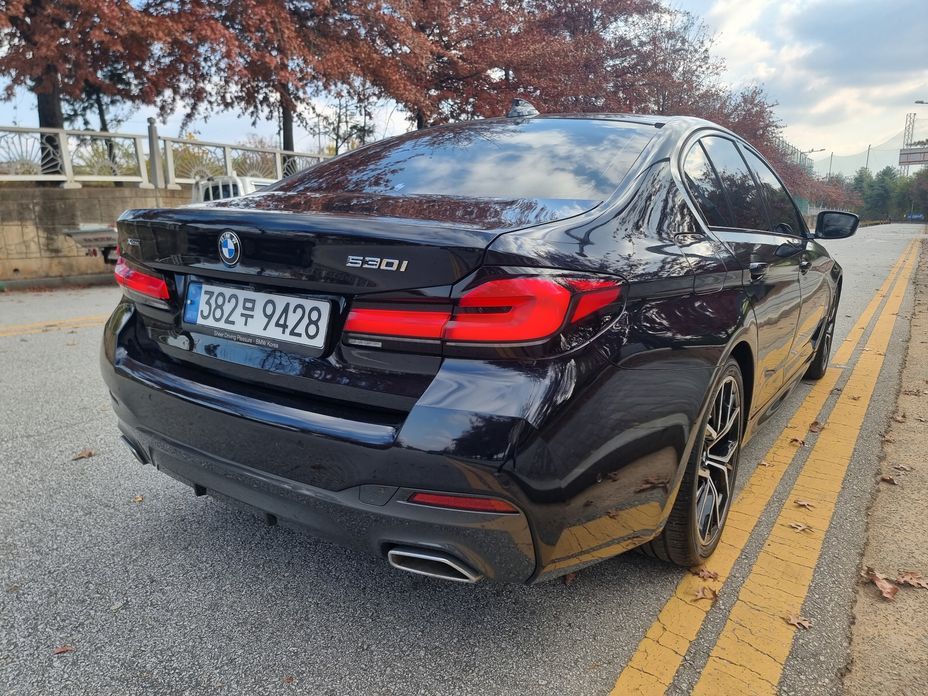 BMW 5-Series 530i xDrive M Sport Package, 2023