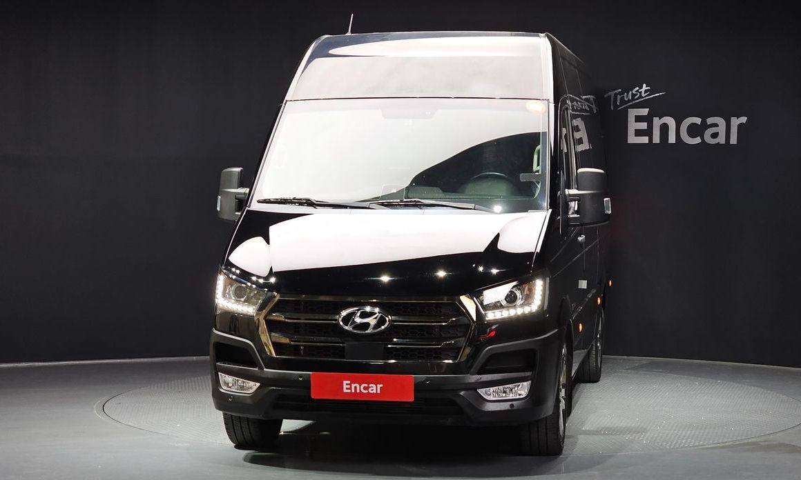 Hyundai Solati 15-seater, 2022