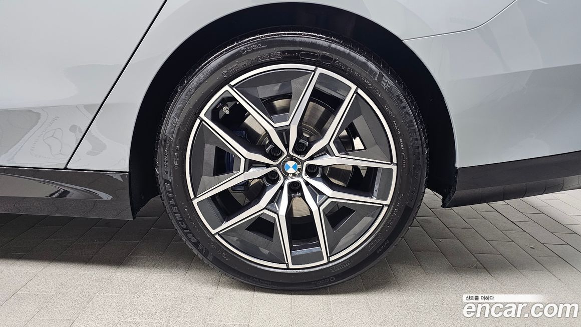 BMW 5-Series 520i M Sport, 2024