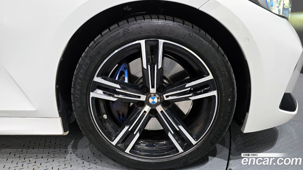 BMW 3-Series 320i M Sport, 2024