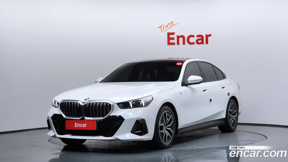 BMW 5-Series 520i M Sport, 2025