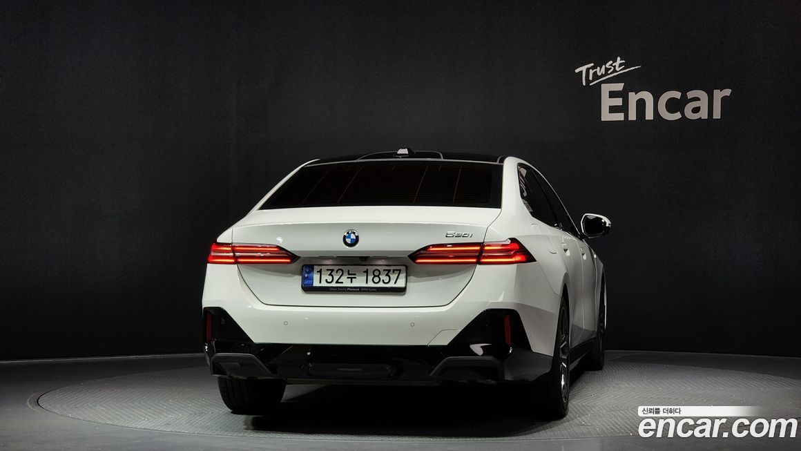 BMW 5-Series 520i M Sport, 2024