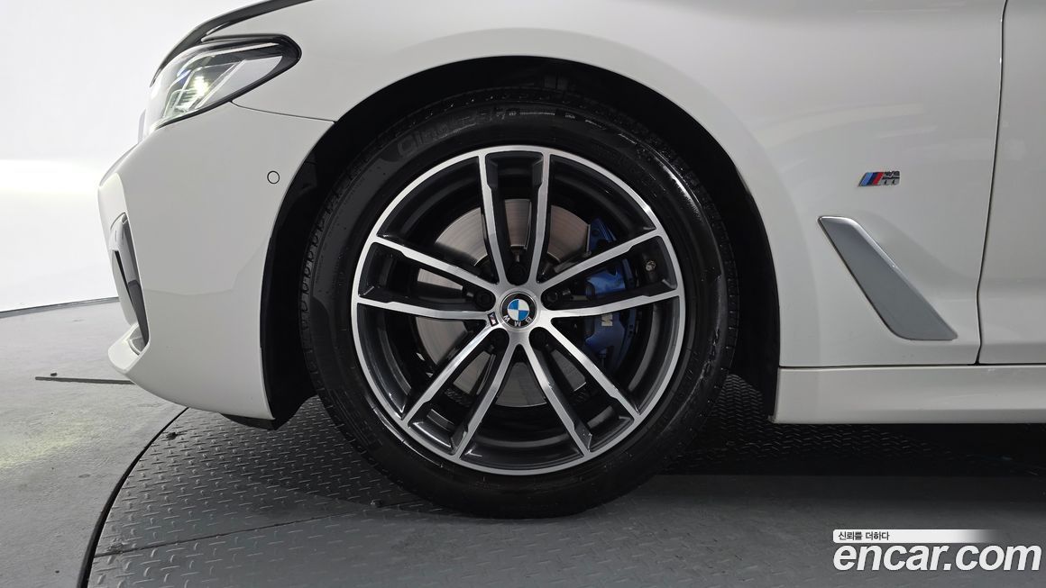 BMW 5-Series 520i M Sport, 2023