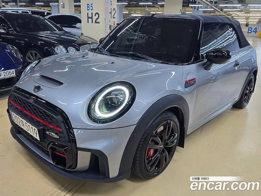 Mini Cooper Convertible JCW, 2024