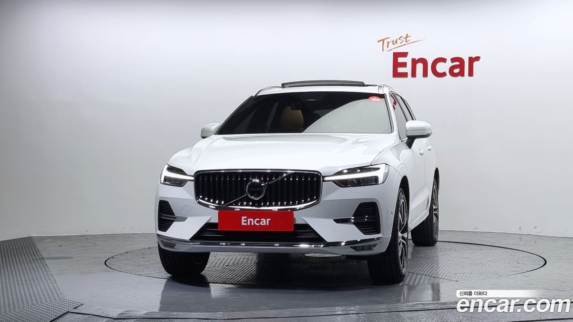 Volvo XC60 B6 Ultra Bright, 2025