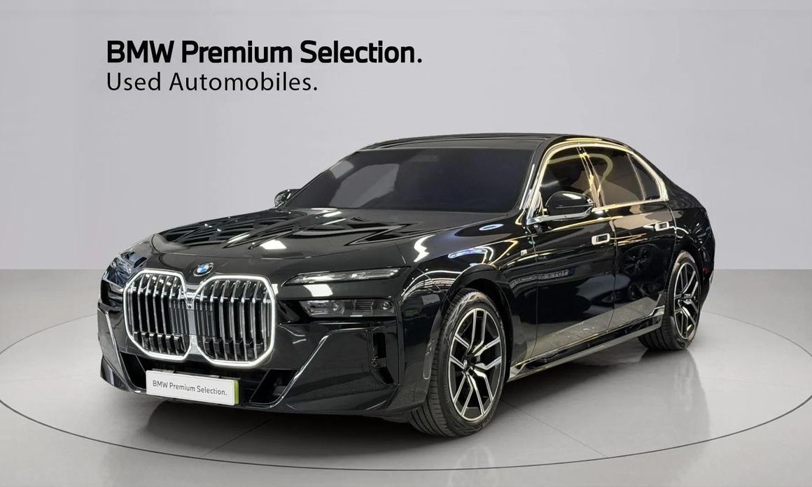 BMW 7-Series 740i xDrive M Sport, 2025