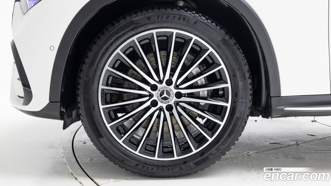 Mercedes-Benz GLC-Class GLC300 4MATIC AMG Line, 2025