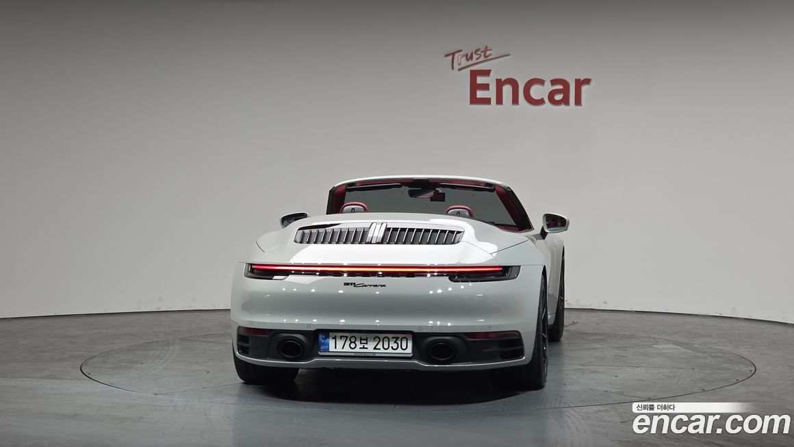 Porsche 911 Carrera Cabriolet, 2024