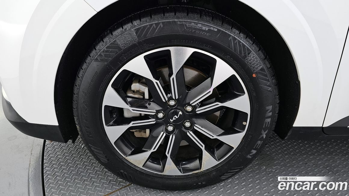 Kia Carnival 9-Seater Signature, 2023