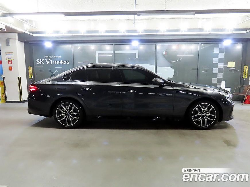 BMW 5-Series 520i M Sport, 2025