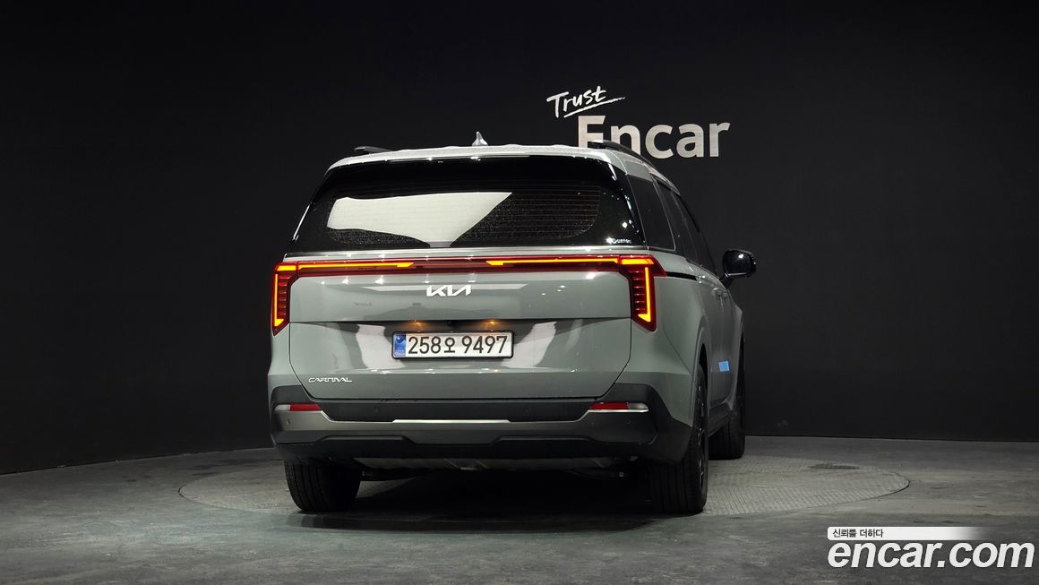 Kia Carnival 9-Seater Gravity, 2025