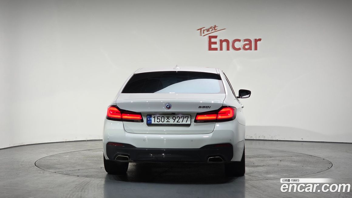 BMW 5-Series 530i M Sport Package, 2023