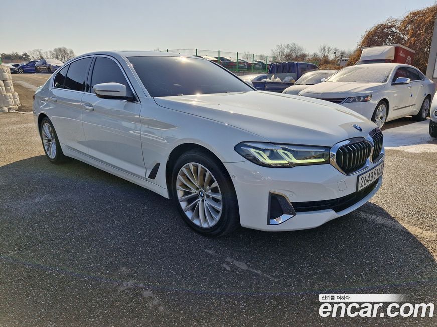BMW 5-Series 523d xDrive Luxury, 2022