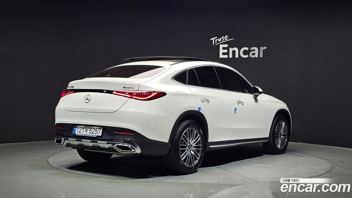 Mercedes-Benz GLC-Class GLC300 4MATIC Avnatgarde Coupe, 2025