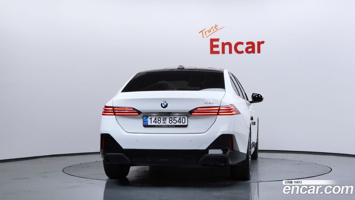 BMW 5-Series 520i M Sport, 2025