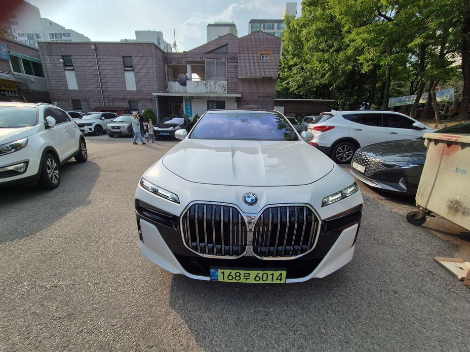 BMW 7-Series 740i xDrive M Sport, 2024