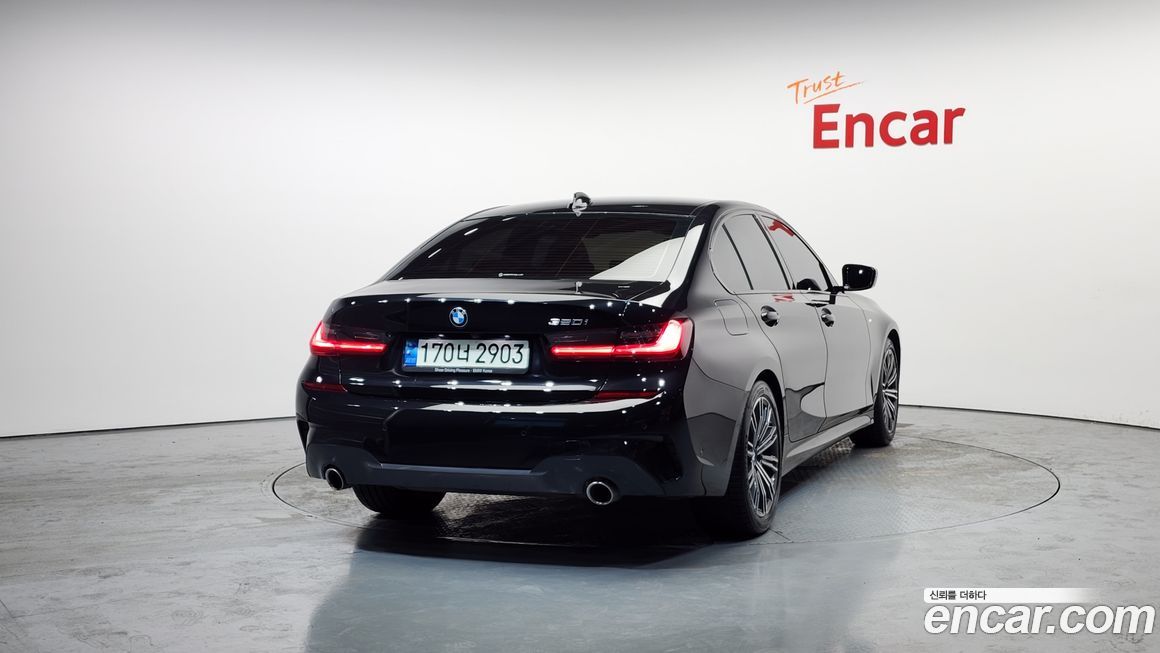 BMW 3-Series 320i M Sport, 2022