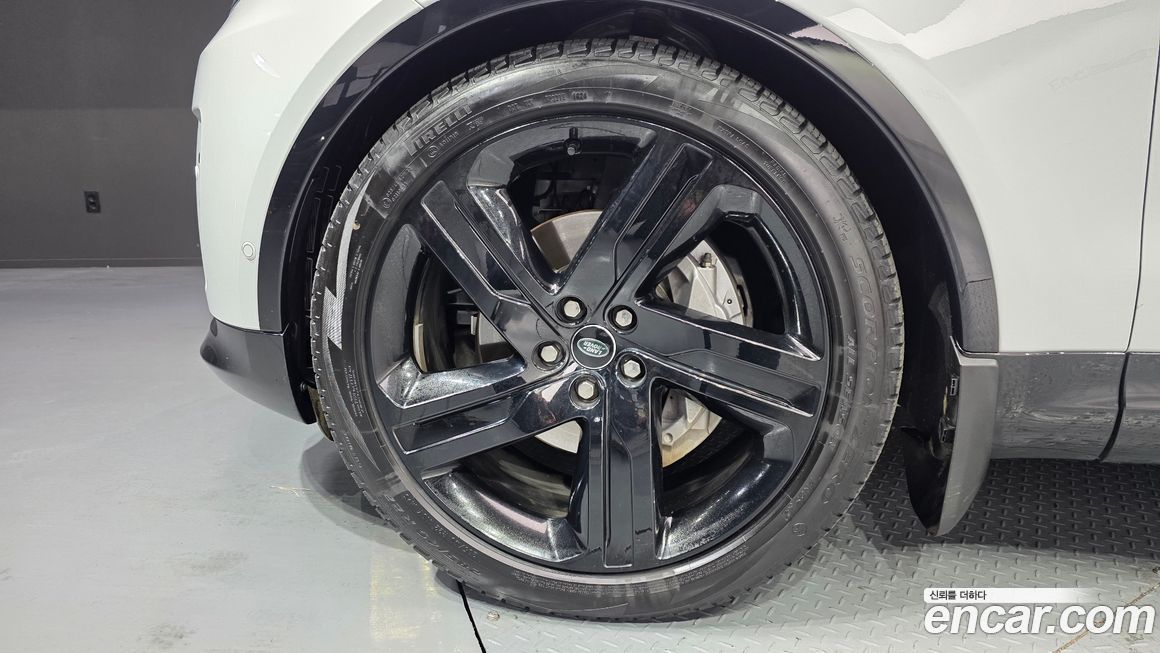 Land Rover Discovery D300 Dynamic HSE, 2024