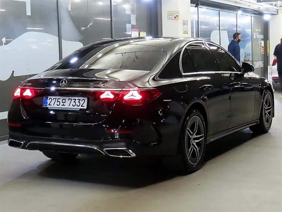 Mercedes-Benz E-Class E200 AMG Line, 2026