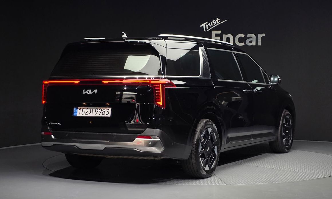 Kia Carnival 9-Seater Signature, 2025