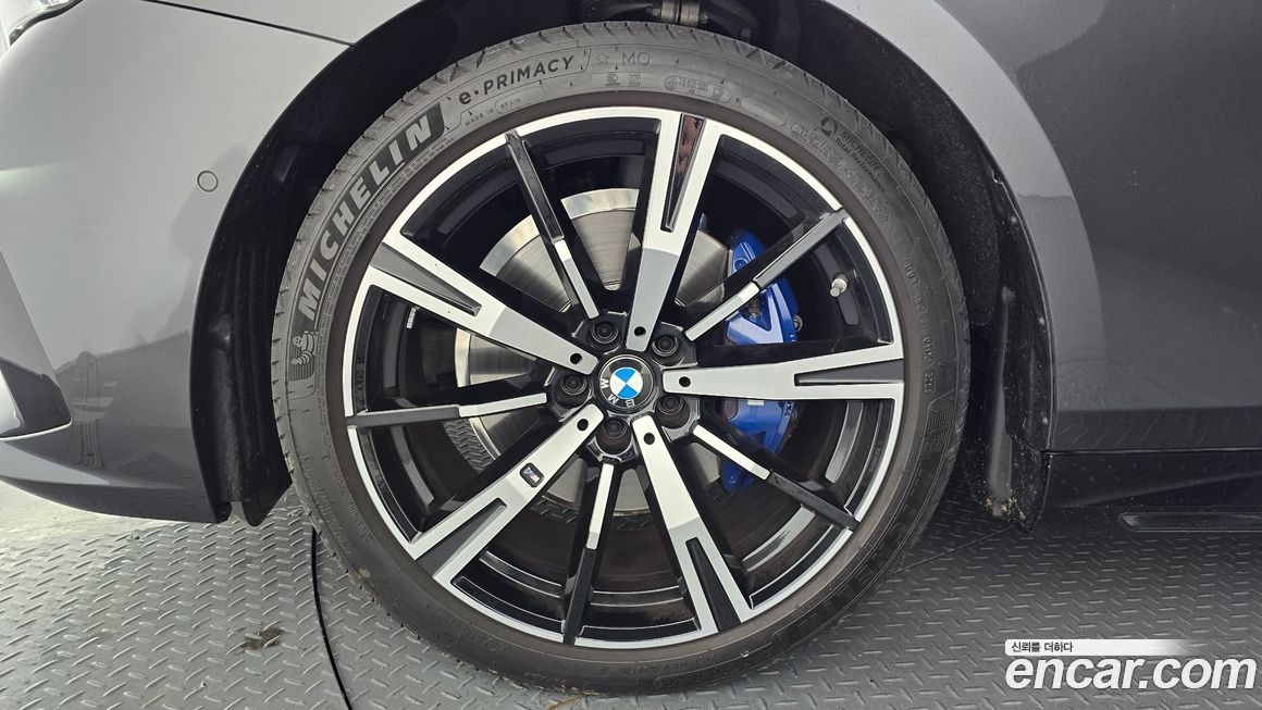 BMW 5-Series 530i xDrive, 2024